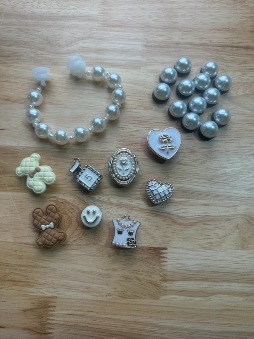 Shoe/bag charms- Pearl Bead Bracelet and Decorative Charms - White